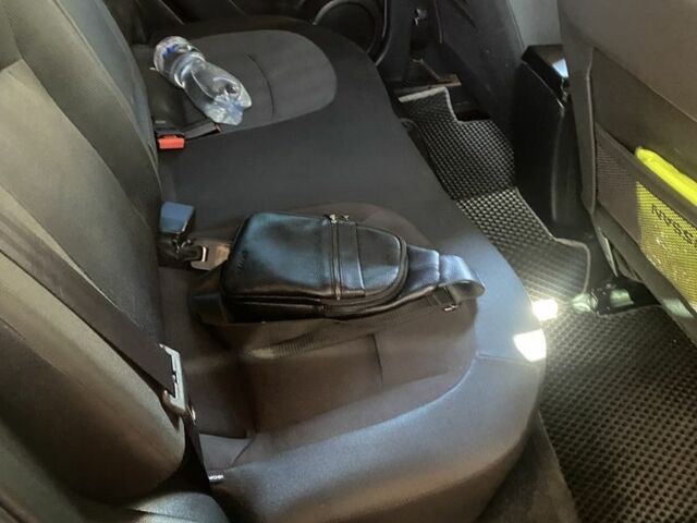 Серый Ниссан Кашкай, объемом двигателя 1.6 л и пробегом 146 тыс. км за 10700 $, фото 14 на Automoto.ua