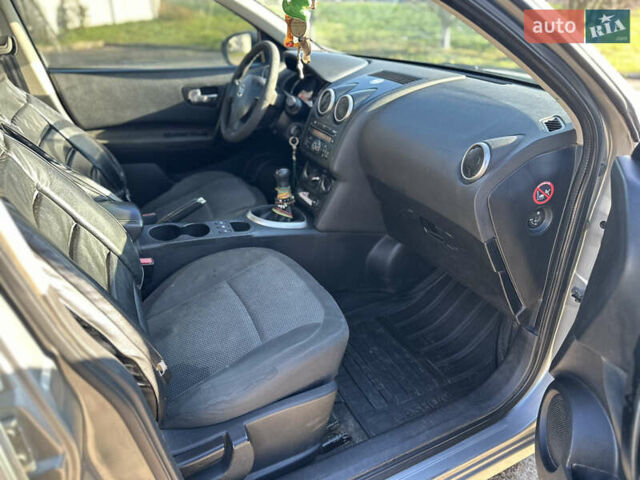 Сірий Ніссан Кашкай, об'ємом двигуна 1.6 л та пробігом 330 тис. км за 7700 $, фото 15 на Automoto.ua