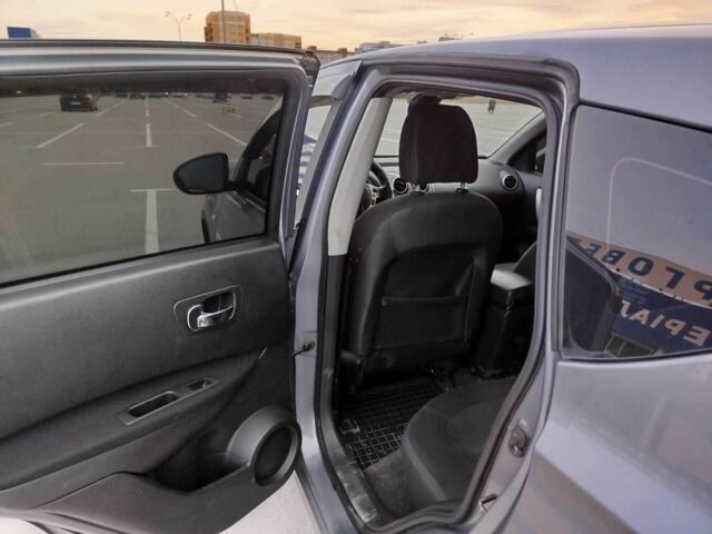 Серый Ниссан Кашкай, объемом двигателя 1.5 л и пробегом 250 тыс. км за 9000 $, фото 2 на Automoto.ua