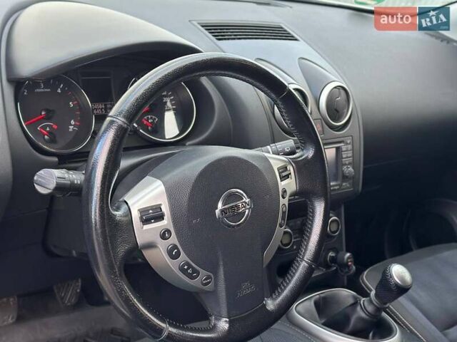 Серый Ниссан Кашкай, объемом двигателя 2 л и пробегом 208 тыс. км за 10500 $, фото 4 на Automoto.ua