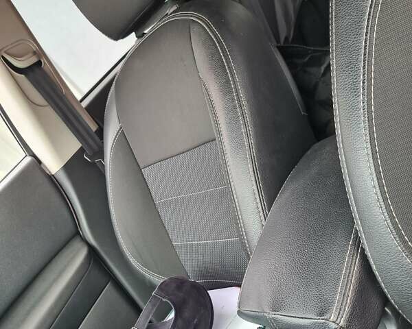 Сірий Ніссан Кашкай, об'ємом двигуна 2 л та пробігом 167 тис. км за 11000 $, фото 17 на Automoto.ua