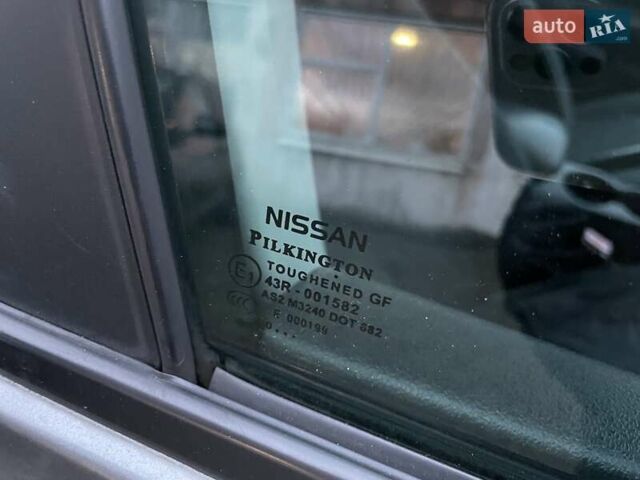 Сірий Ніссан Кашкай, об'ємом двигуна 1.5 л та пробігом 218 тис. км за 12000 $, фото 59 на Automoto.ua