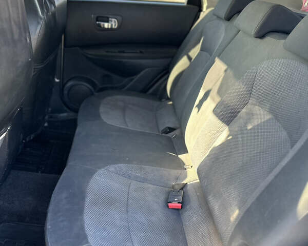 Сірий Ніссан Кашкай, об'ємом двигуна 1.6 л та пробігом 330 тис. км за 7700 $, фото 13 на Automoto.ua