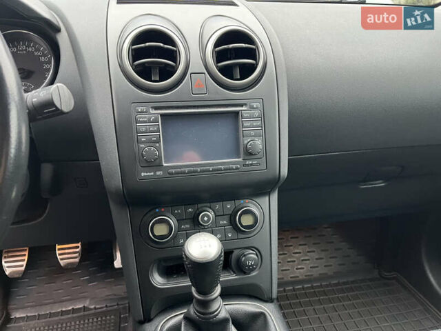 Серый Ниссан Кашкай, объемом двигателя 2 л и пробегом 186 тыс. км за 10999 $, фото 18 на Automoto.ua