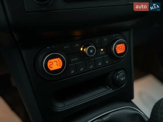 Сірий Ніссан Кашкай, об'ємом двигуна 1.5 л та пробігом 218 тис. км за 12000 $, фото 22 на Automoto.ua