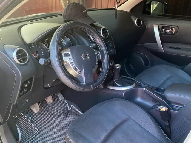 Серый Ниссан Кашкай, объемом двигателя 1.6 л и пробегом 146 тыс. км за 10700 $, фото 6 на Automoto.ua