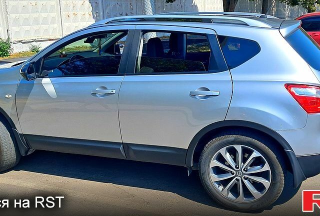 Сірий Ніссан Кашкай, об'ємом двигуна 2 л та пробігом 156 тис. км за 10700 $, фото 3 на Automoto.ua