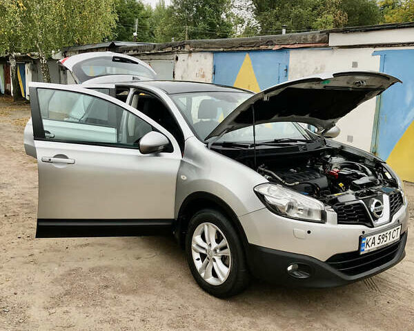 Сірий Ніссан Кашкай, об'ємом двигуна 2 л та пробігом 95 тис. км за 11199 $, фото 79 на Automoto.ua