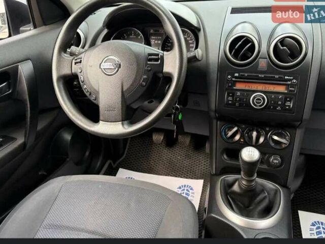 Серый Ниссан Кашкай, объемом двигателя 1.46 л и пробегом 252 тыс. км за 9500 $, фото 3 на Automoto.ua