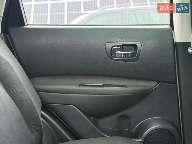 Сірий Ніссан Кашкай, об'ємом двигуна 1.5 л та пробігом 192 тис. км за 9200 $, фото 96 на Automoto.ua