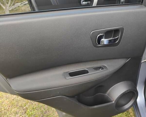 Серый Ниссан Кашкай, объемом двигателя 2 л и пробегом 185 тыс. км за 10500 $, фото 25 на Automoto.ua