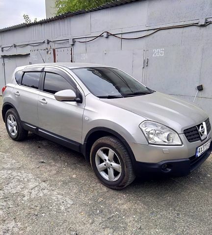 Серый Ниссан Кашкай, объемом двигателя 2 л и пробегом 194 тыс. км за 9300 $, фото 1 на Automoto.ua