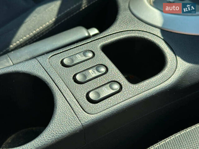 Сірий Ніссан Кашкай, об'ємом двигуна 2 л та пробігом 156 тис. км за 11440 $, фото 22 на Automoto.ua