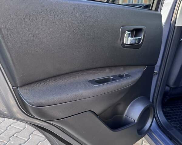 Серый Ниссан Кашкай, объемом двигателя 1.46 л и пробегом 235 тыс. км за 9000 $, фото 8 на Automoto.ua