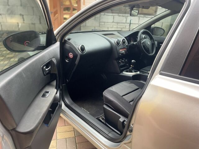 Серый Ниссан Кашкай, объемом двигателя 1.5 л и пробегом 160 тыс. км за 2999 $, фото 10 на Automoto.ua