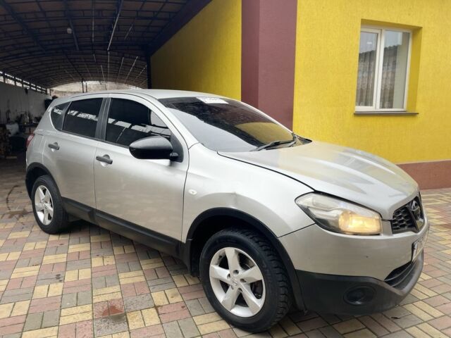 Серый Ниссан Кашкай, объемом двигателя 1.5 л и пробегом 160 тыс. км за 2999 $, фото 1 на Automoto.ua