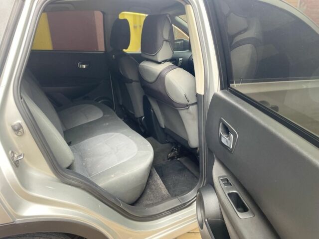 Серый Ниссан Кашкай, объемом двигателя 1.5 л и пробегом 160 тыс. км за 2999 $, фото 11 на Automoto.ua