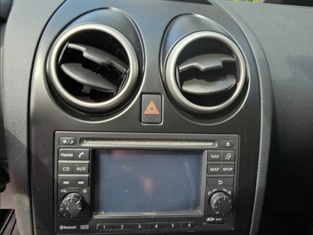 Серый Ниссан Кашкай, объемом двигателя 2 л и пробегом 221 тыс. км за 12300 $, фото 4 на Automoto.ua