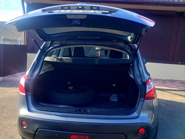 Серый Ниссан Кашкай, объемом двигателя 2 л и пробегом 211 тыс. км за 9700 $, фото 2 на Automoto.ua