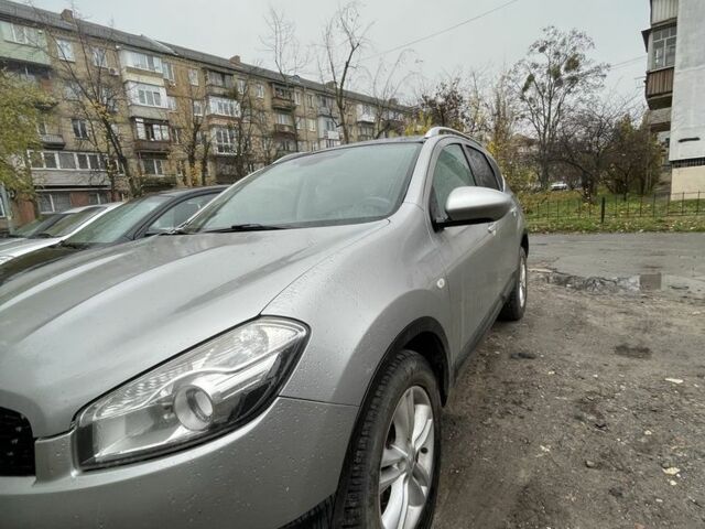 Серый Ниссан Кашкай, объемом двигателя 1.5 л и пробегом 247 тыс. км за 9700 $, фото 3 на Automoto.ua