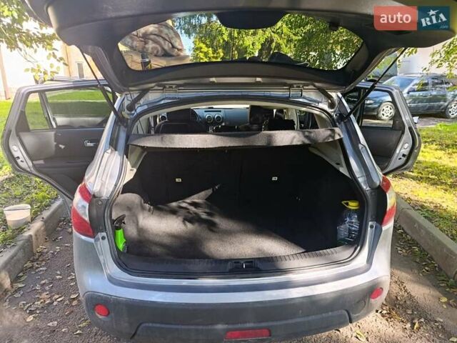 Серый Ниссан Кашкай, объемом двигателя 1.5 л и пробегом 256 тыс. км за 9300 $, фото 11 на Automoto.ua