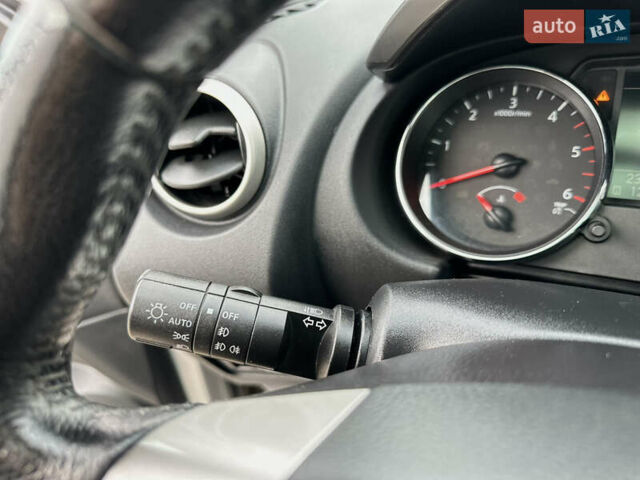 Сірий Ніссан Кашкай, об'ємом двигуна 2 л та пробігом 232 тис. км за 11450 $, фото 39 на Automoto.ua
