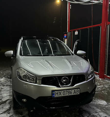 Серый Ниссан Кашкай, объемом двигателя 1.46 л и пробегом 275 тыс. км за 11500 $, фото 2 на Automoto.ua