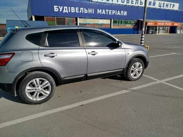Серый Ниссан Кашкай, объемом двигателя 1.5 л и пробегом 250 тыс. км за 9000 $, фото 6 на Automoto.ua