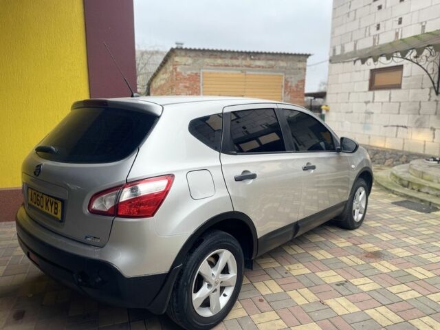 Серый Ниссан Кашкай, объемом двигателя 1.5 л и пробегом 160 тыс. км за 2999 $, фото 2 на Automoto.ua