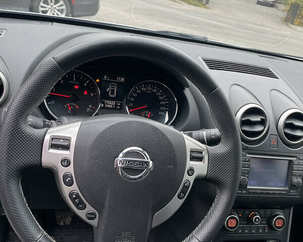 Серый Ниссан Кашкай, объемом двигателя 2 л и пробегом 170 тыс. км за 12000 $, фото 16 на Automoto.ua