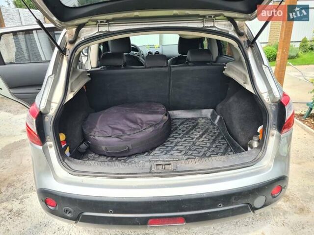 Сірий Ніссан Кашкай, об'ємом двигуна 2 л та пробігом 167 тис. км за 11000 $, фото 8 на Automoto.ua
