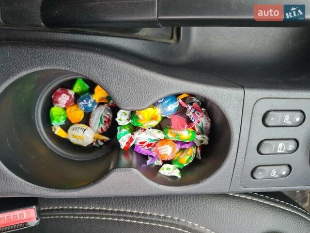 Сірий Ніссан Кашкай, об'ємом двигуна 2 л та пробігом 167 тис. км за 11000 $, фото 25 на Automoto.ua