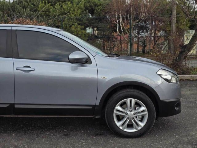 Серый Ниссан Кашкай, объемом двигателя 2 л и пробегом 195 тыс. км за 9999 $, фото 3 на Automoto.ua