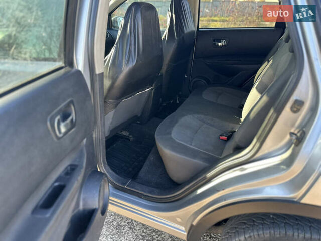 Сірий Ніссан Кашкай, об'ємом двигуна 1.6 л та пробігом 330 тис. км за 7700 $, фото 12 на Automoto.ua