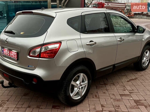 Сірий Ніссан Кашкай, об'ємом двигуна 1.5 л та пробігом 193 тис. км за 10199 $, фото 3 на Automoto.ua