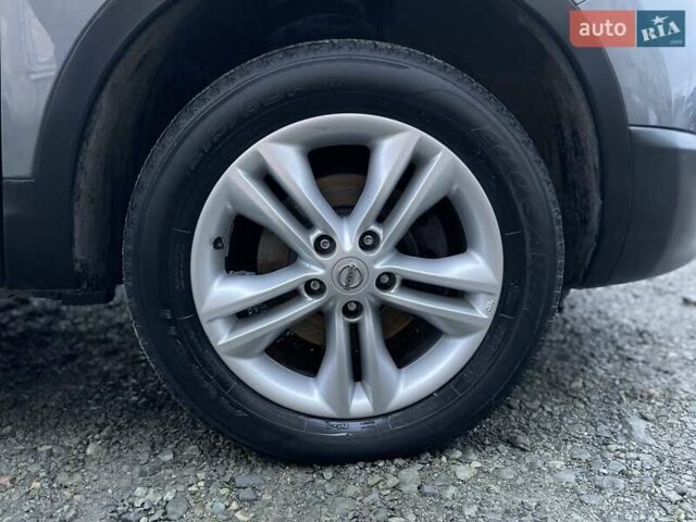 Сірий Ніссан Кашкай, об'ємом двигуна 1.5 л та пробігом 218 тис. км за 12000 $, фото 51 на Automoto.ua