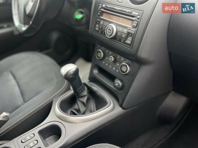 Серый Ниссан Кашкай, объемом двигателя 1.6 л и пробегом 199 тыс. км за 11500 $, фото 83 на Automoto.ua