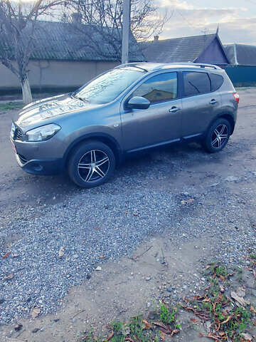 Серый Ниссан Кашкай, объемом двигателя 1.5 л и пробегом 216 тыс. км за 10600 $, фото 4 на Automoto.ua