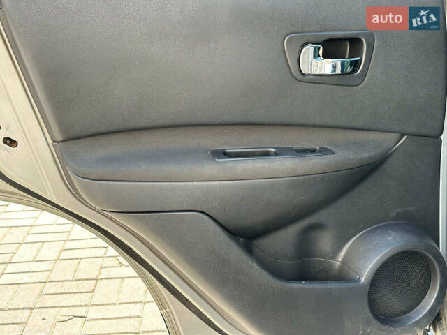 Сірий Ніссан Кашкай, об'ємом двигуна 2 л та пробігом 156 тис. км за 11440 $, фото 14 на Automoto.ua