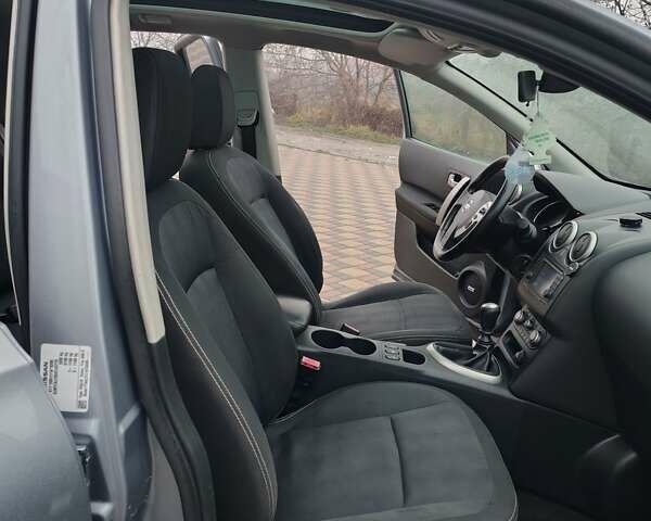 Серый Ниссан Кашкай, объемом двигателя 1.5 л и пробегом 217 тыс. км за 9500 $, фото 18 на Automoto.ua