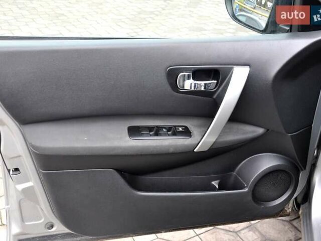 Серый Ниссан Кашкай, объемом двигателя 2 л и пробегом 154 тыс. км за 9600 $, фото 9 на Automoto.ua