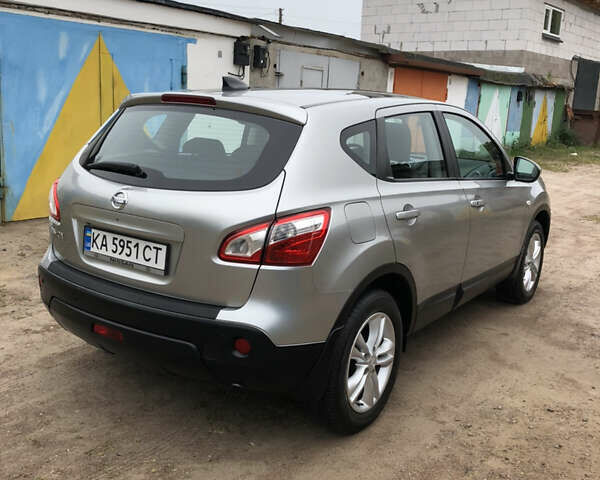Сірий Ніссан Кашкай, об'ємом двигуна 2 л та пробігом 95 тис. км за 11199 $, фото 5 на Automoto.ua