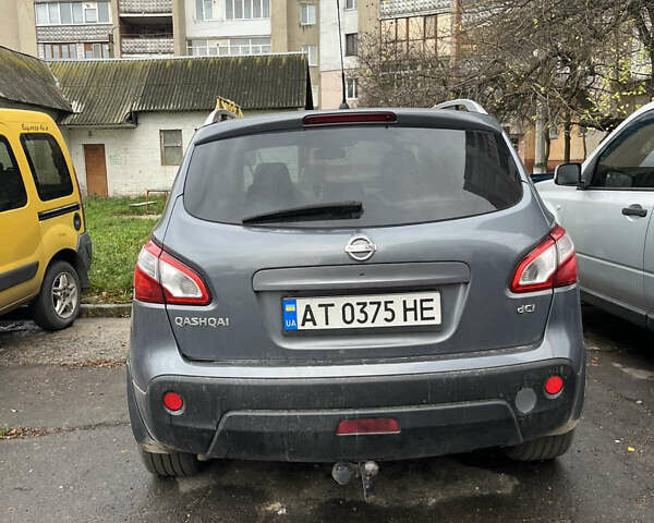 Серый Ниссан Кашкай, объемом двигателя 2 л и пробегом 230 тыс. км за 9800 $, фото 2 на Automoto.ua