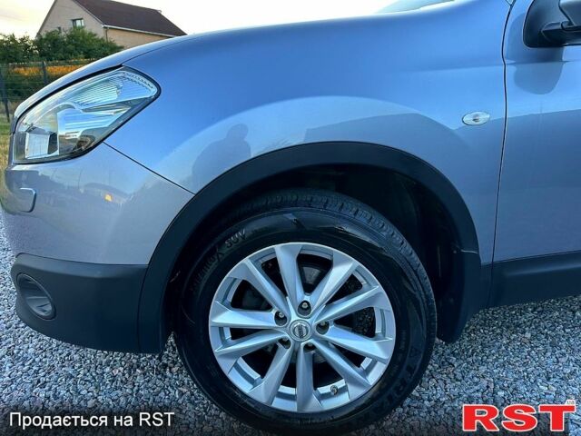 Серый Ниссан Кашкай, объемом двигателя 1.6 л и пробегом 157 тыс. км за 11250 $, фото 2 на Automoto.ua