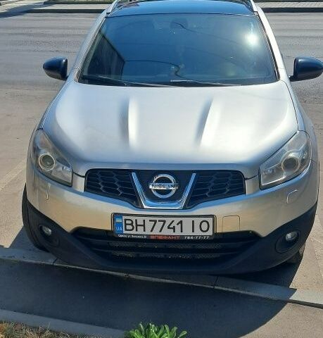 Серый Ниссан Кашкай, объемом двигателя 2 л и пробегом 156 тыс. км за 10700 $, фото 4 на Automoto.ua