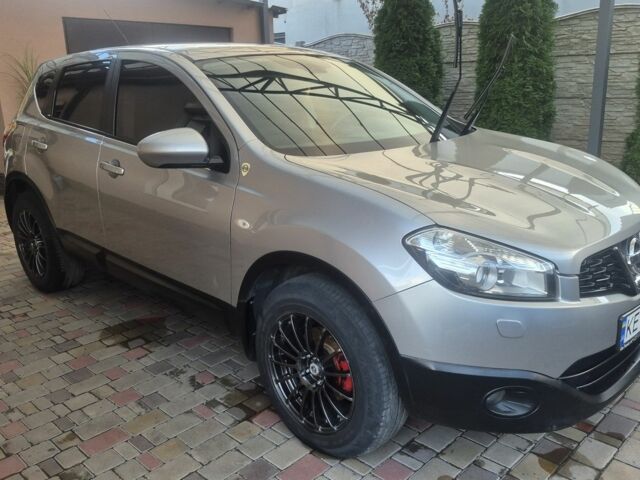 Серый Ниссан Кашкай, объемом двигателя 2 л и пробегом 189 тыс. км за 10500 $, фото 2 на Automoto.ua