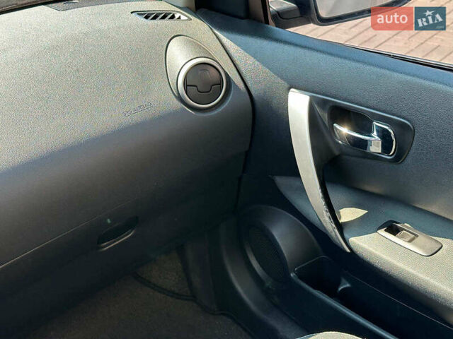 Сірий Ніссан Кашкай, об'ємом двигуна 2 л та пробігом 156 тис. км за 11440 $, фото 18 на Automoto.ua