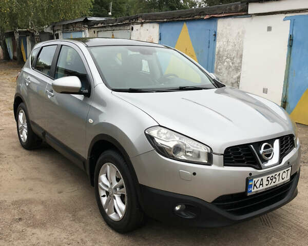 Сірий Ніссан Кашкай, об'ємом двигуна 2 л та пробігом 95 тис. км за 11199 $, фото 4 на Automoto.ua