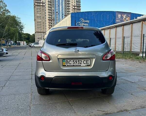 Сірий Ніссан Кашкай, об'ємом двигуна 2 л та пробігом 193 тис. км за 10500 $, фото 5 на Automoto.ua