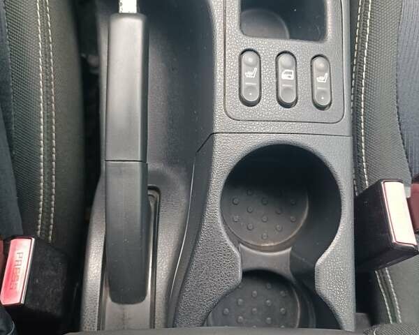 Сірий Ніссан Кашкай, об'ємом двигуна 1.46 л та пробігом 169 тис. км за 10900 $, фото 5 на Automoto.ua